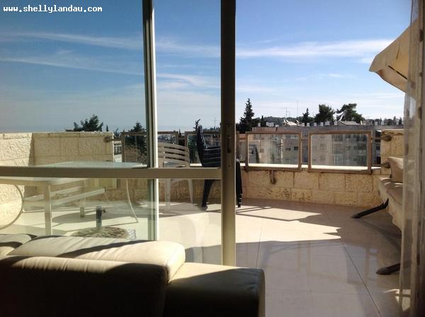 Real Estate Israel - Jerusalem Baka Ideally situated on the 7th and top floor the penthouse is 165 sq m net space on one level with a ... Shelly Landau Properties